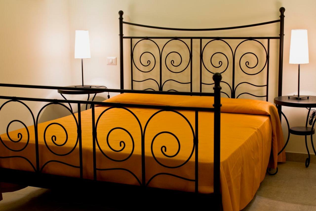 Bed and Breakfast Parco Degli Aranci Cutrofiano Esterno foto